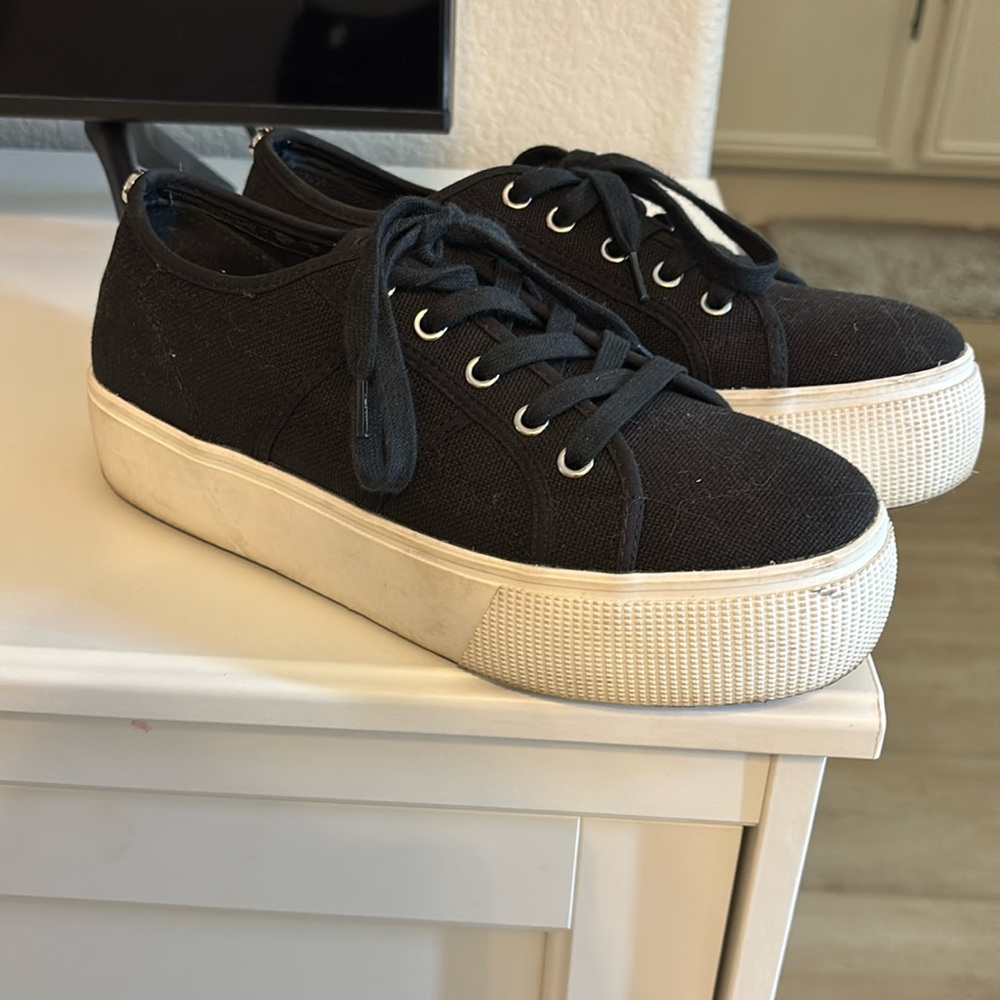 Steve Madden platform sneakers size 9